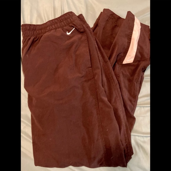NIKE WOMEN’S SPORTSWEAR ESSENTIAL JOGGER PANTS
